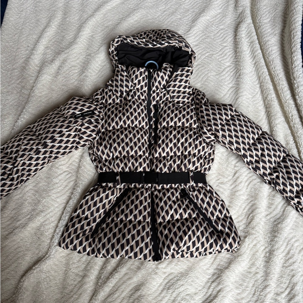 Ecco Beige and Black Geometric Puffer Jacket